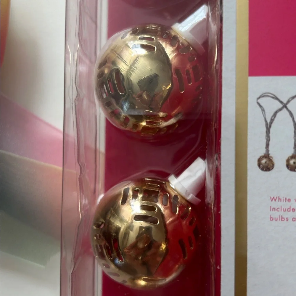 Lilly Pulitzer Indoor Outdoor Orb String Lights in Gold New